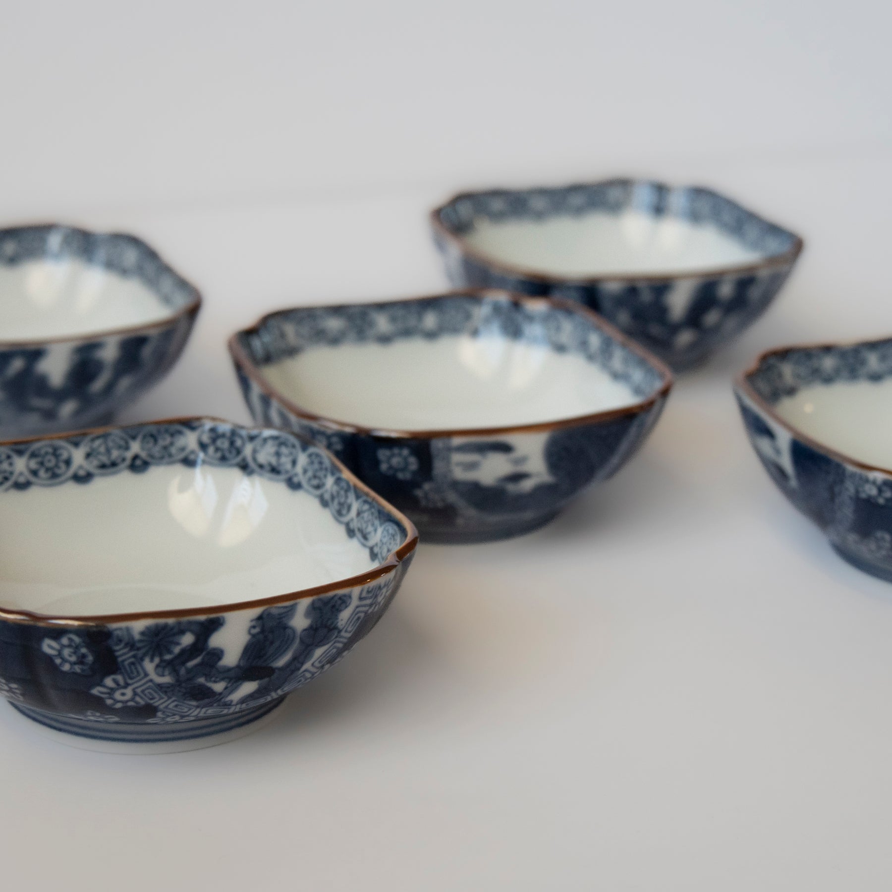 品質が完璧 Small Japanese Plate（染付祥瑞梅花鳥） JAPAN JAZOO'S – 絵画